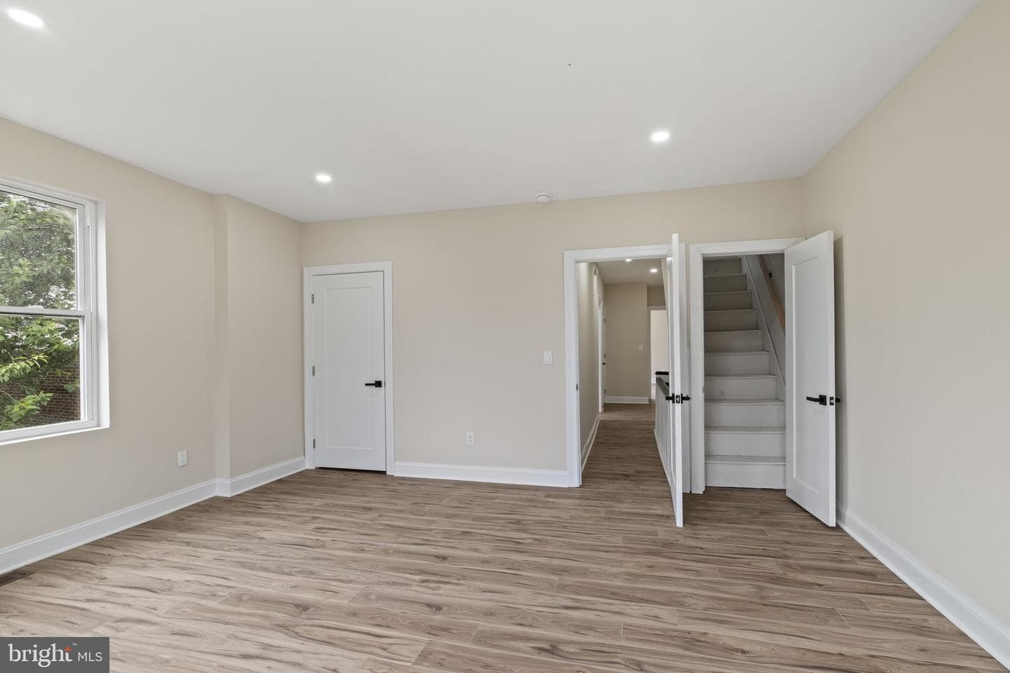 1651 Conklin Street photo 23