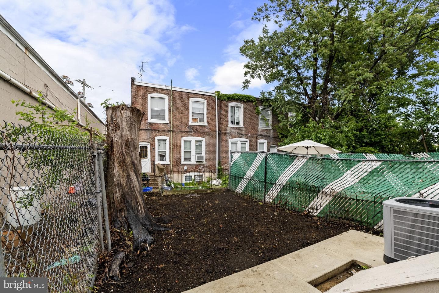 1651 Conklin Street photo 25