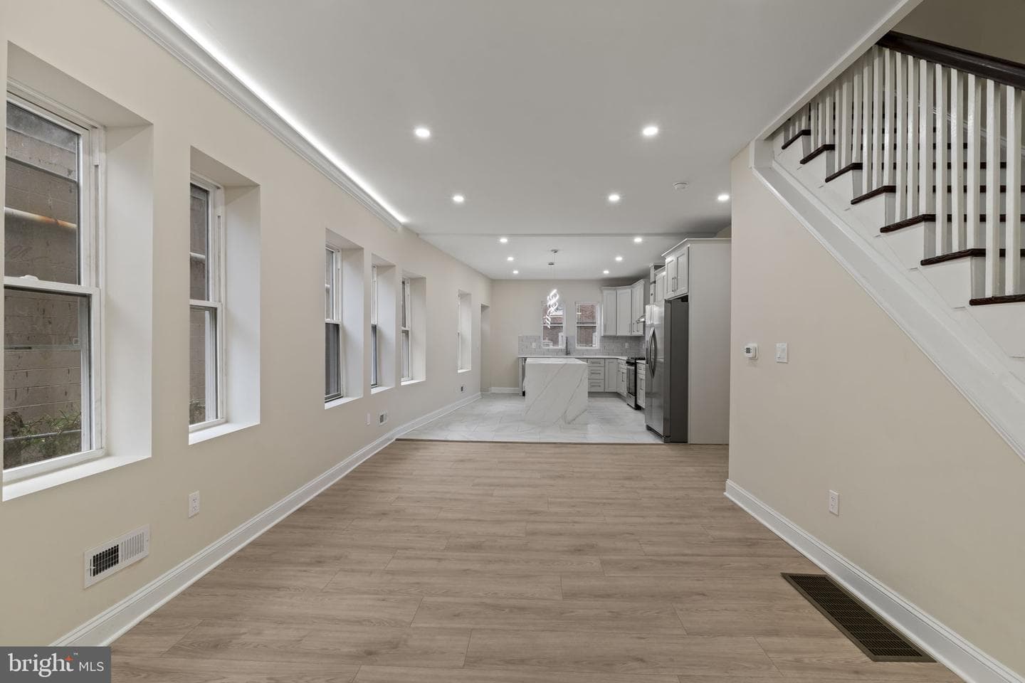 1651 Conklin Street photo 5