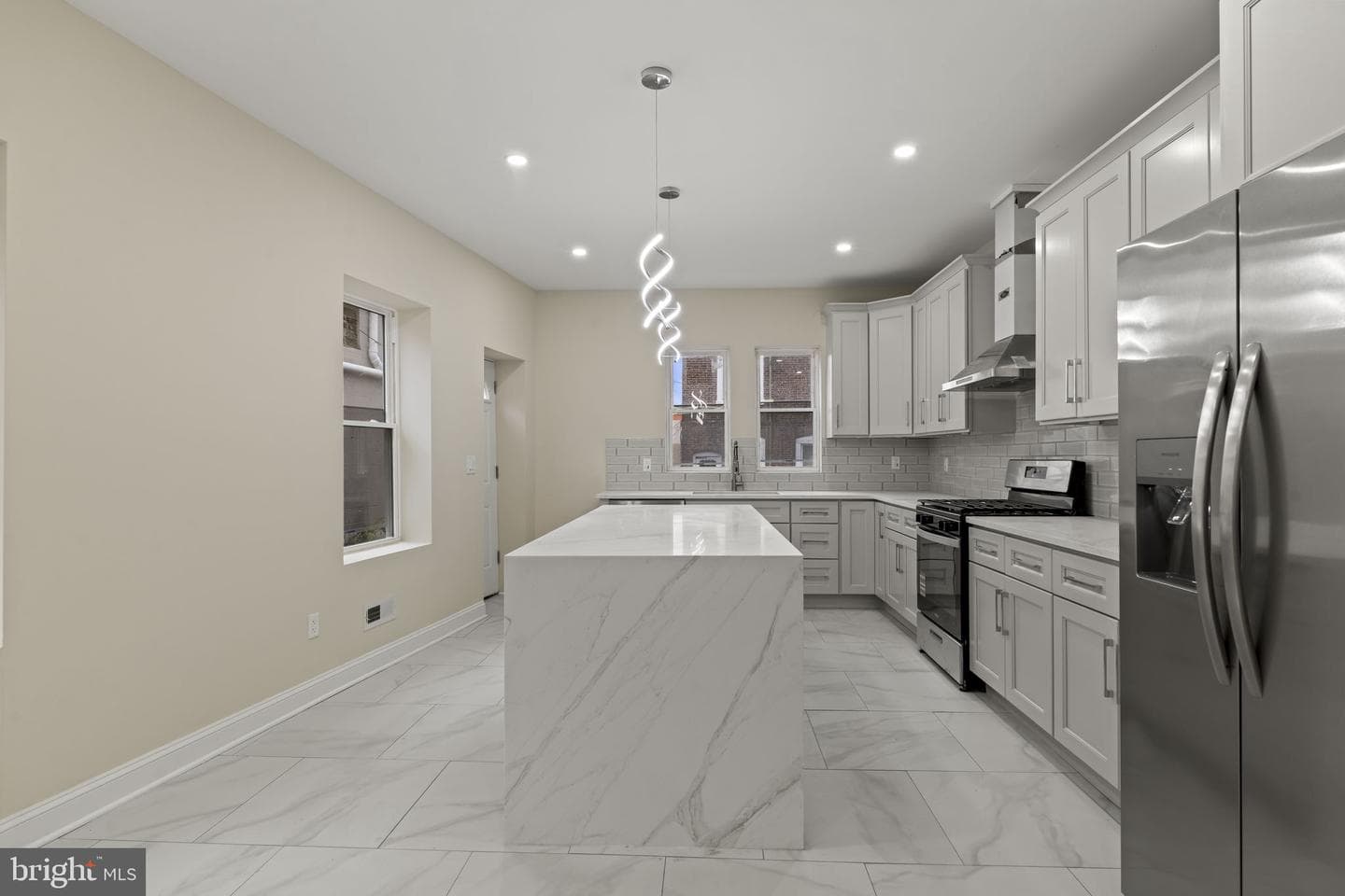 1651 Conklin Street photo 8