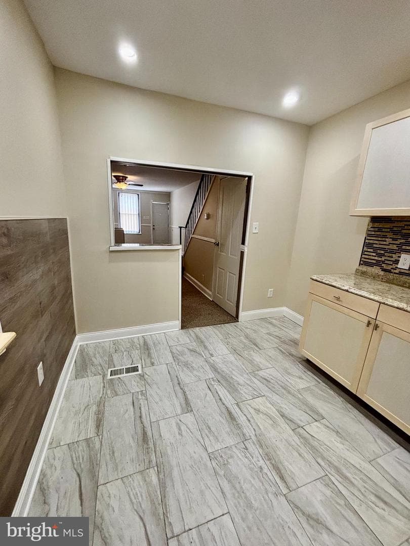 808 E Hilton Street photo 10