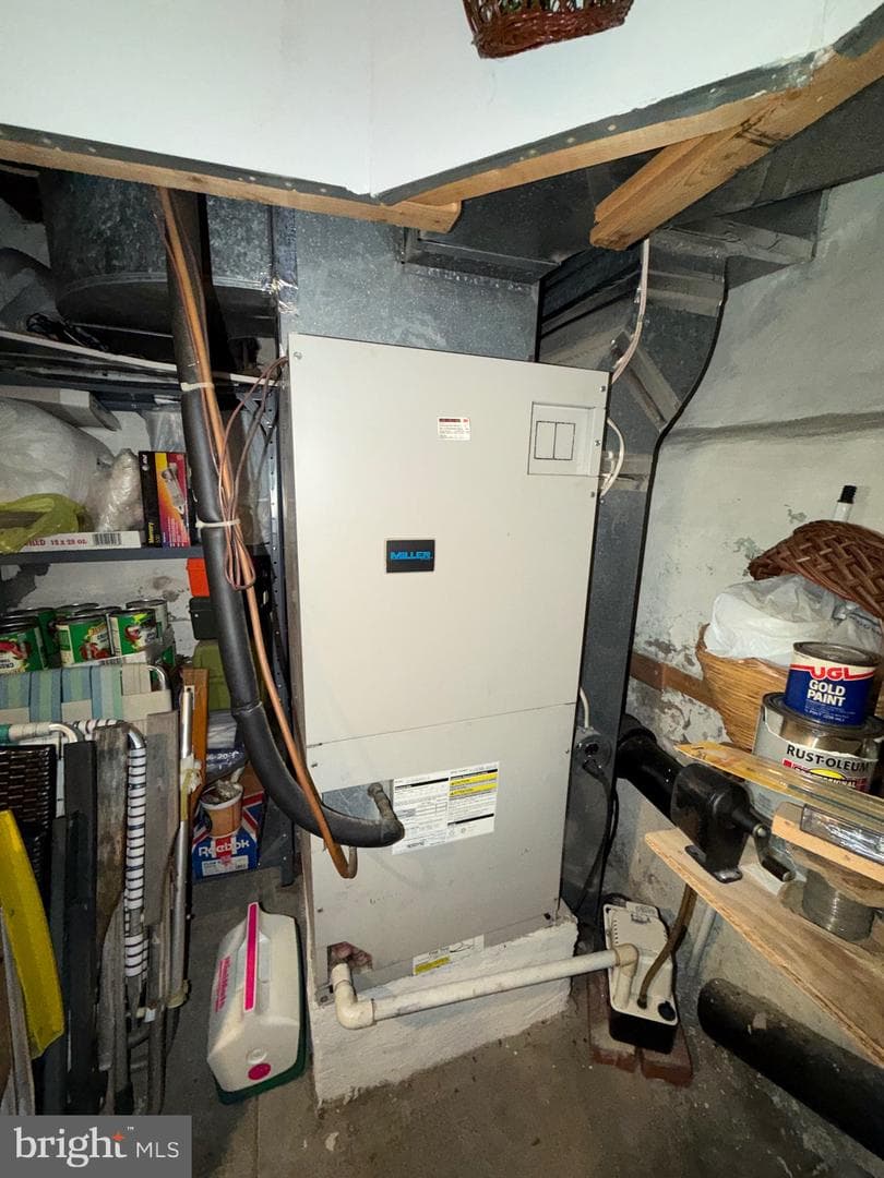831 Moore Street photo 21