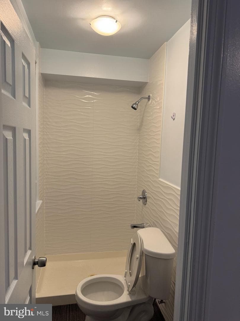 1109 Fanshawe Street photo 11
