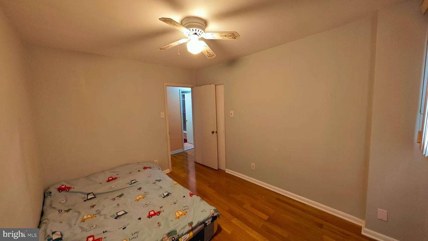7621 Dorcas Street photo 16