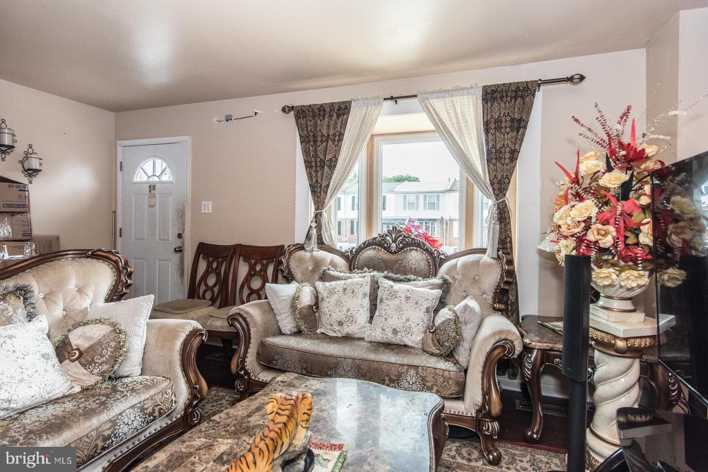 8023 Chelwynde Avenue photo 9