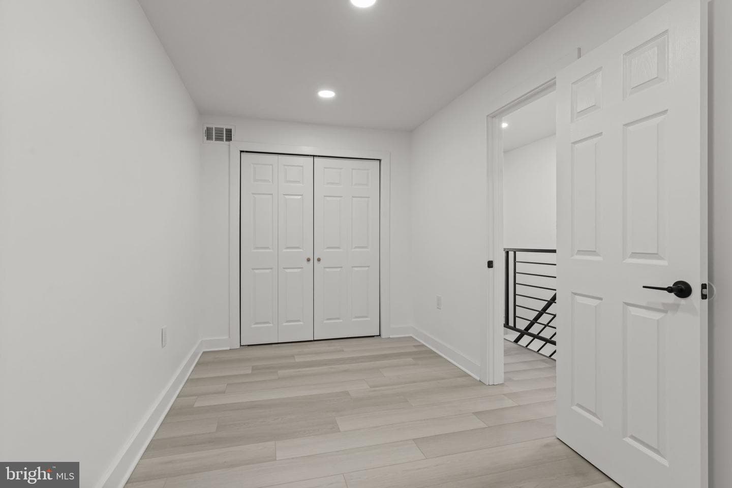 3422 Crystal Street photo 10