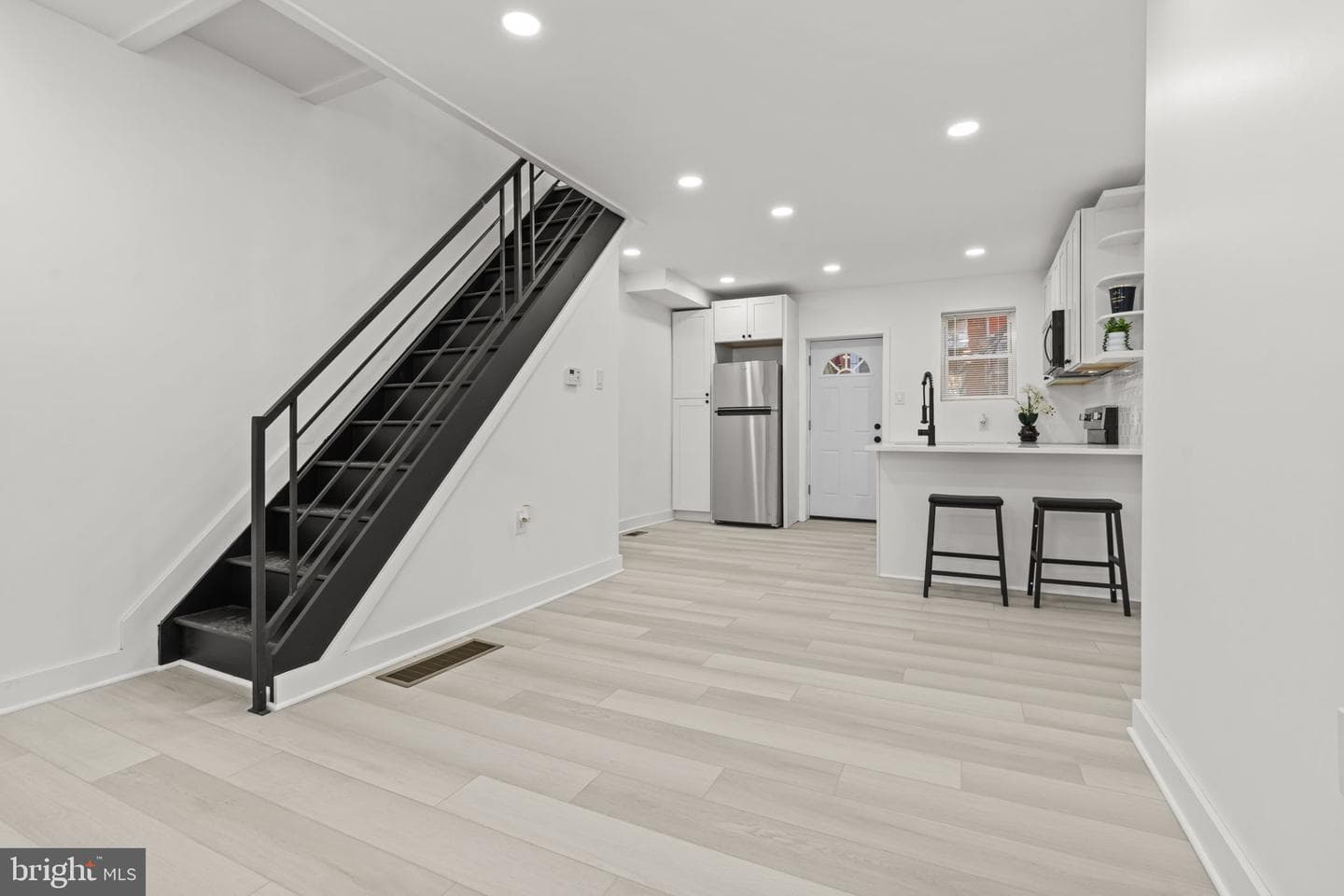 3422 Crystal Street photo 4
