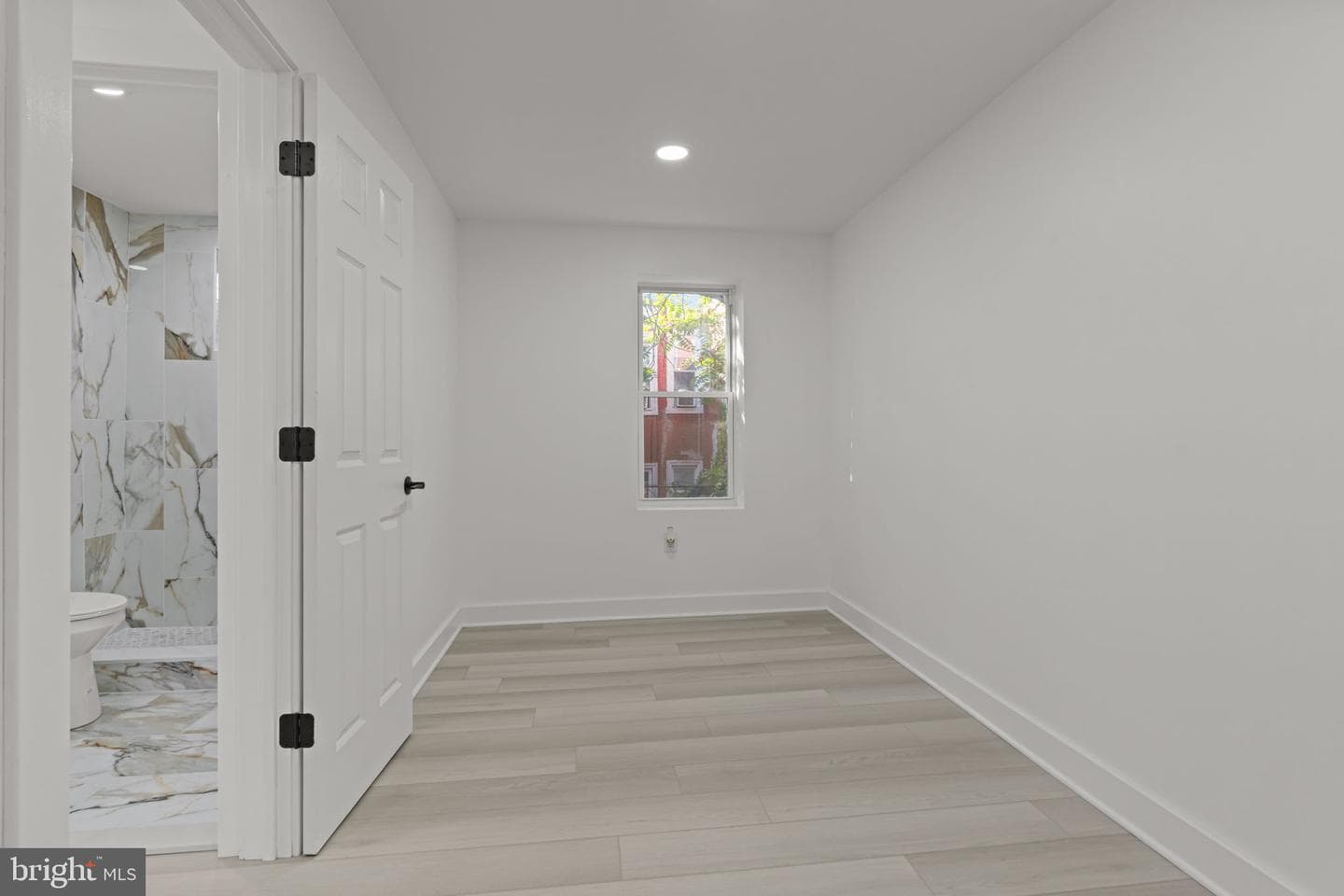 3422 Crystal Street photo 9