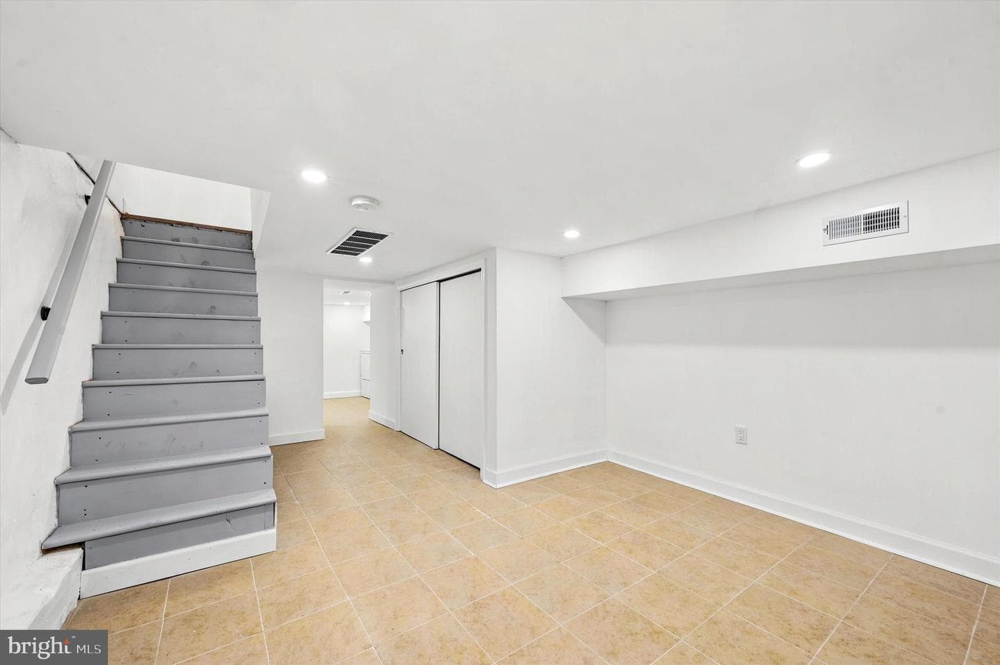 1031 Winton Street photo 14