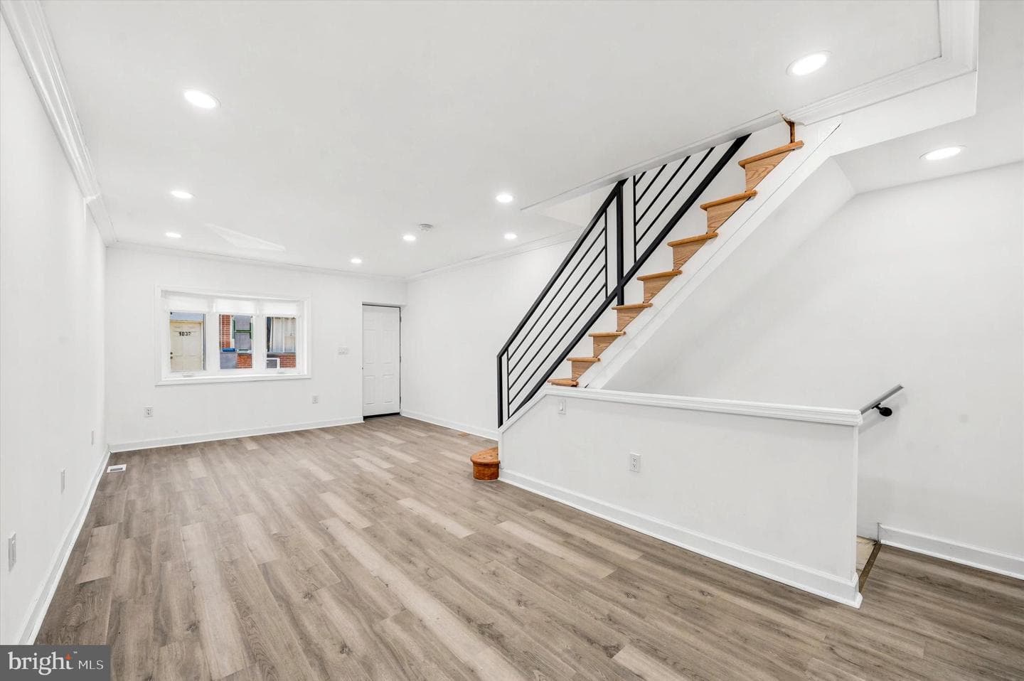 1031 Winton Street photo 4