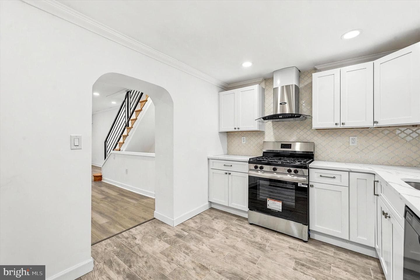 1031 Winton Street photo 8