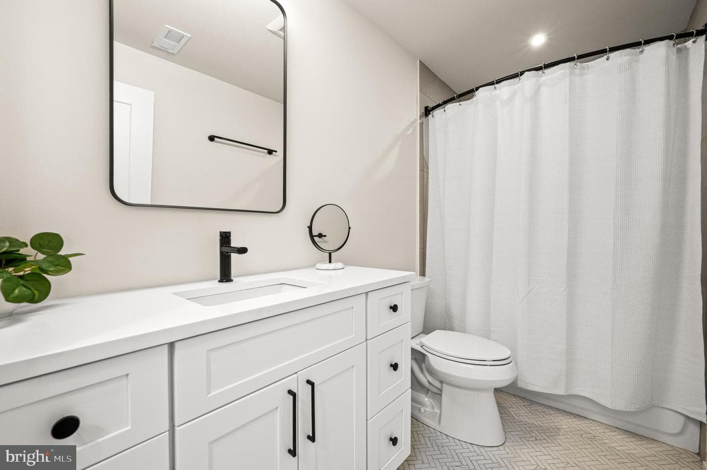 206 Kalos Street photo 32