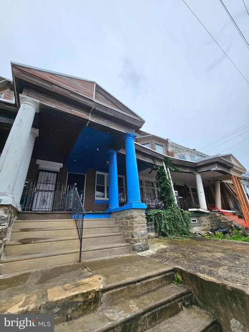 940 W Fisher Avenue photo 2