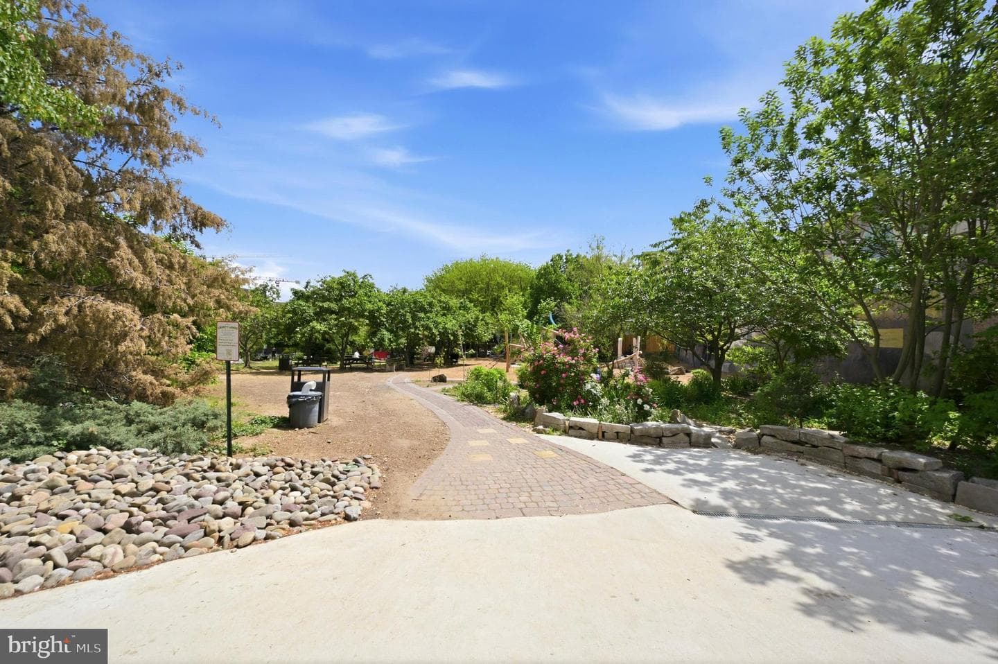 934 N 3rd Street #302 photo 26