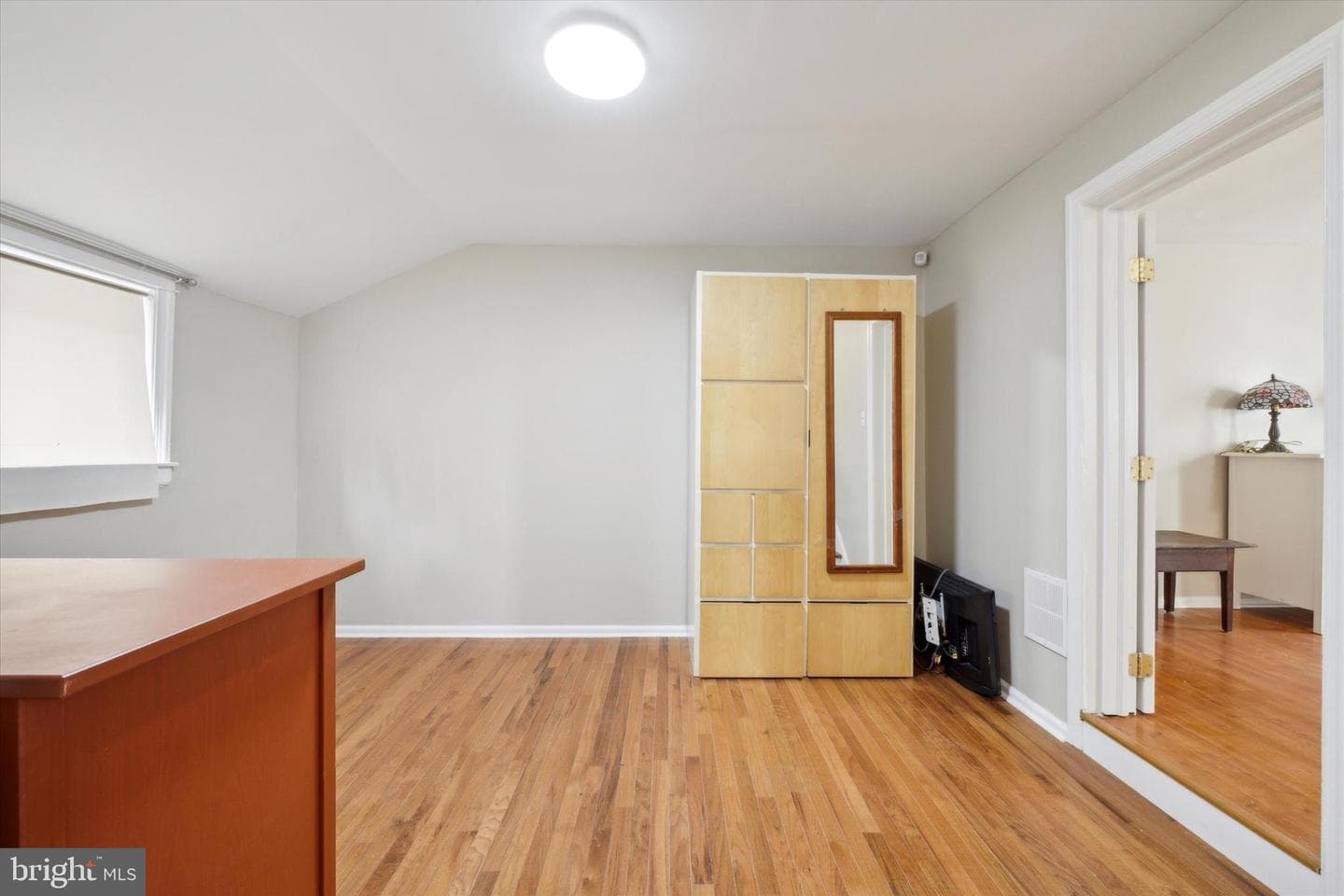 933 League Street photo 11