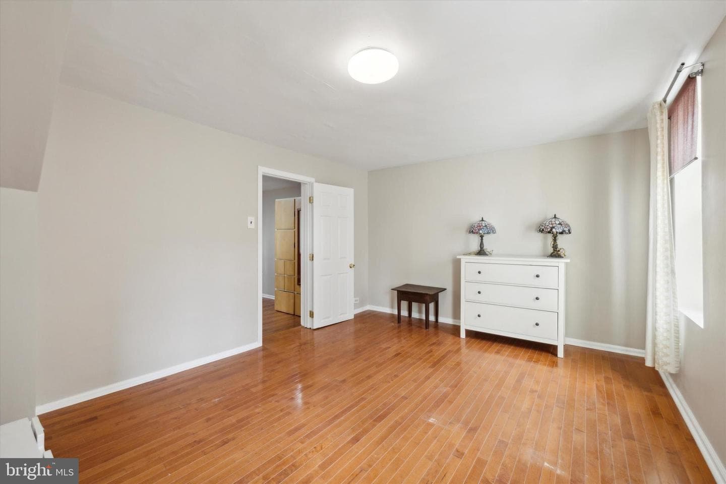 933 League Street photo 12