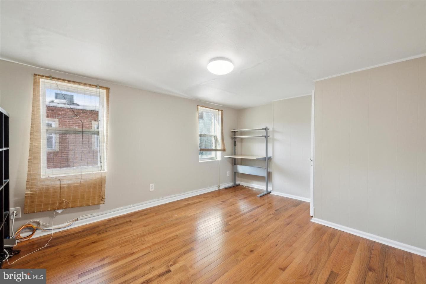 933 League Street photo 14