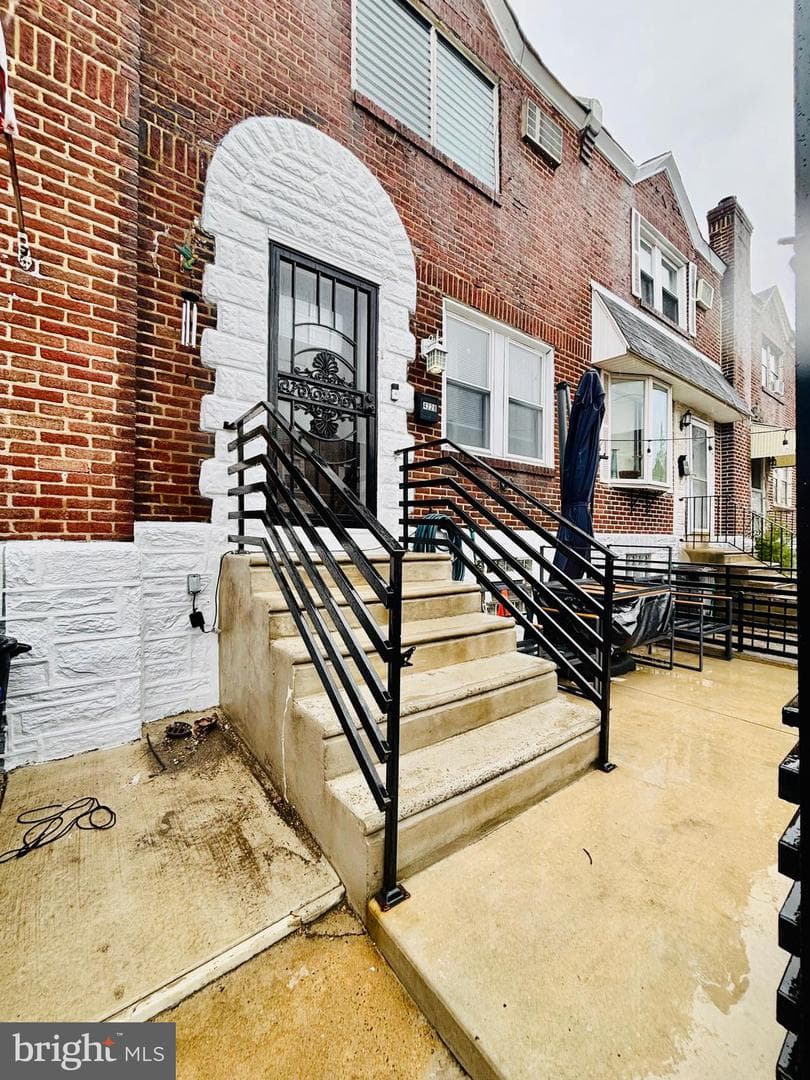 4228 Markland Street photo 2