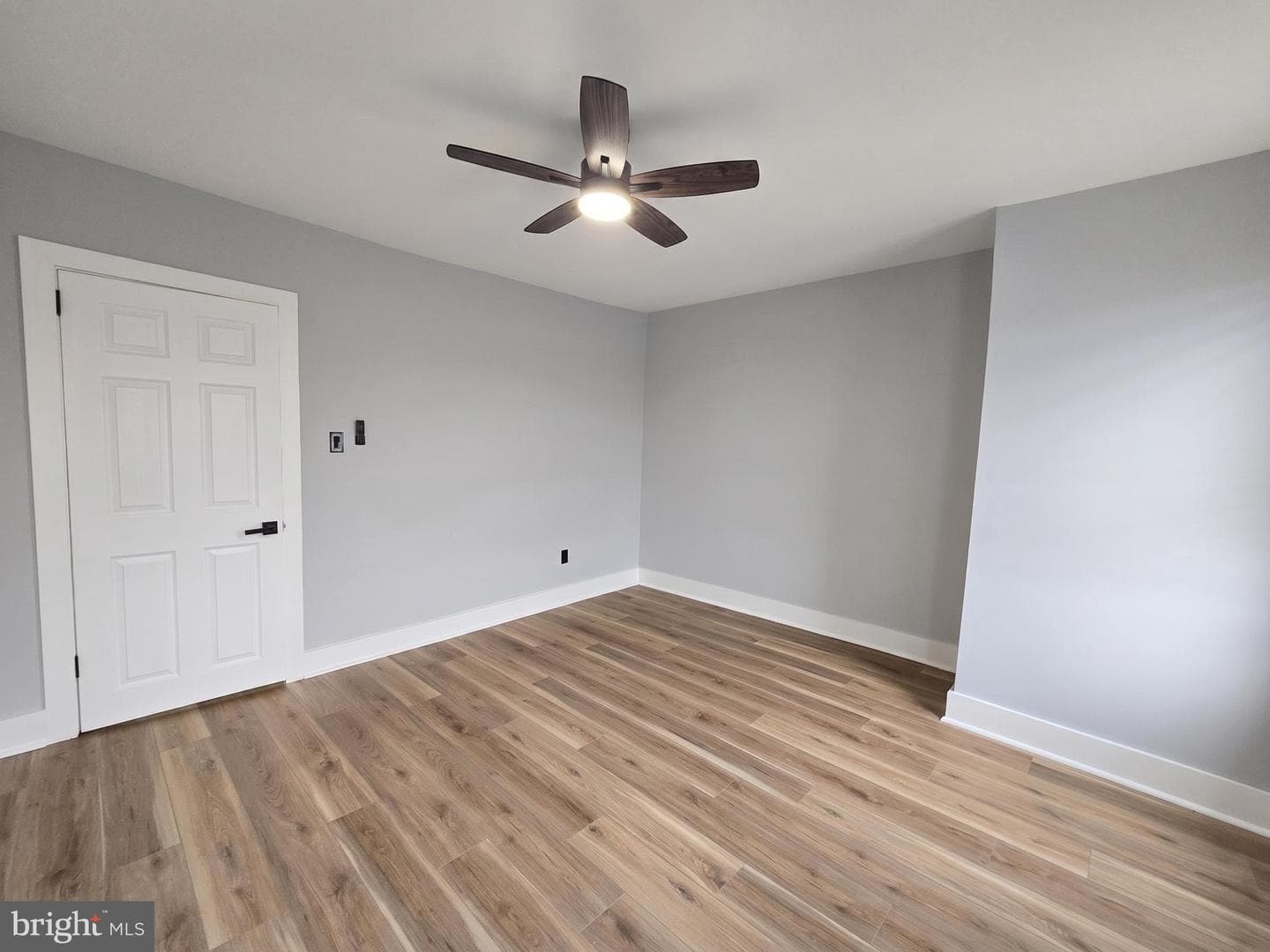 5620 N Camac Street photo 20