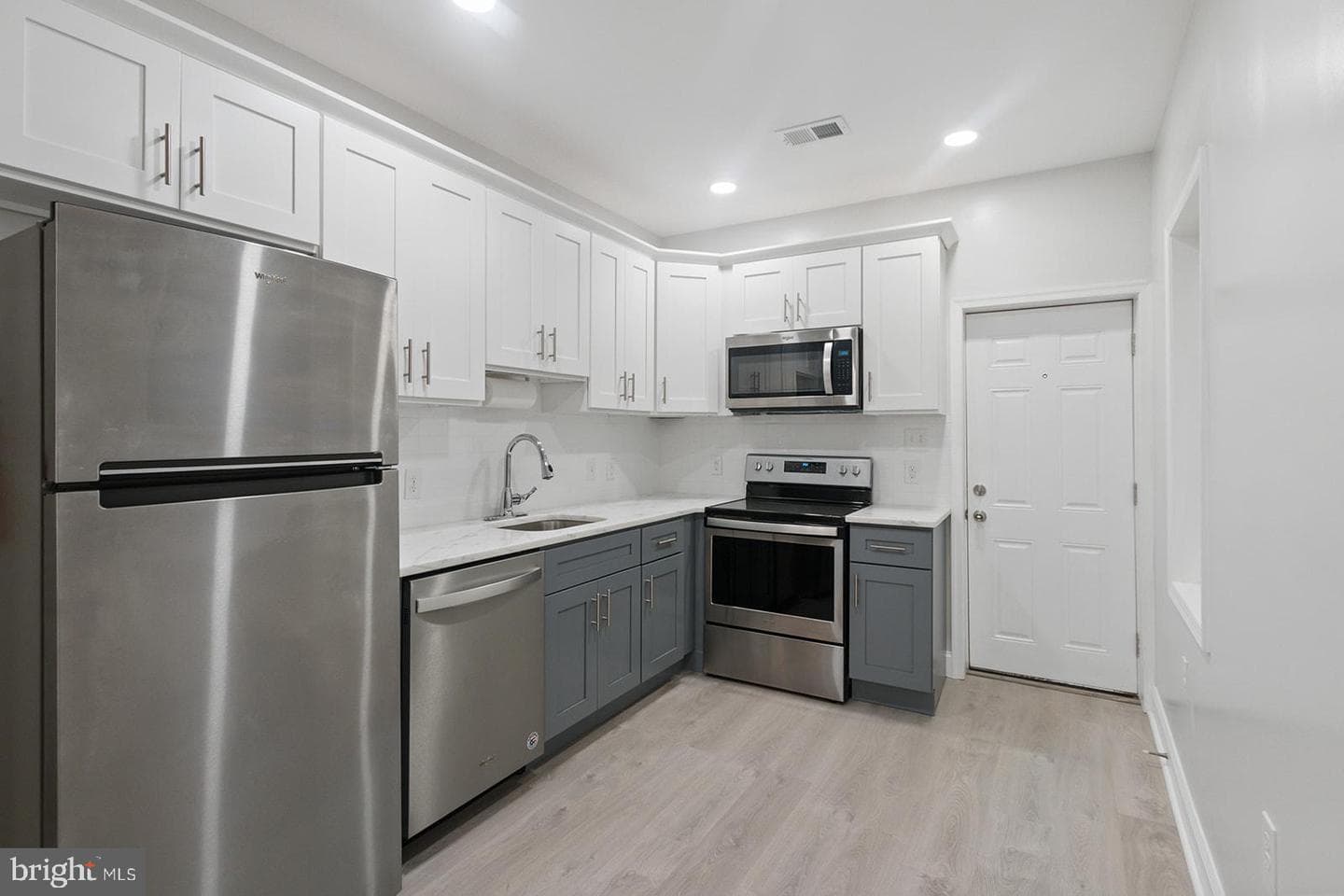 5213 Rodman Street photo 9