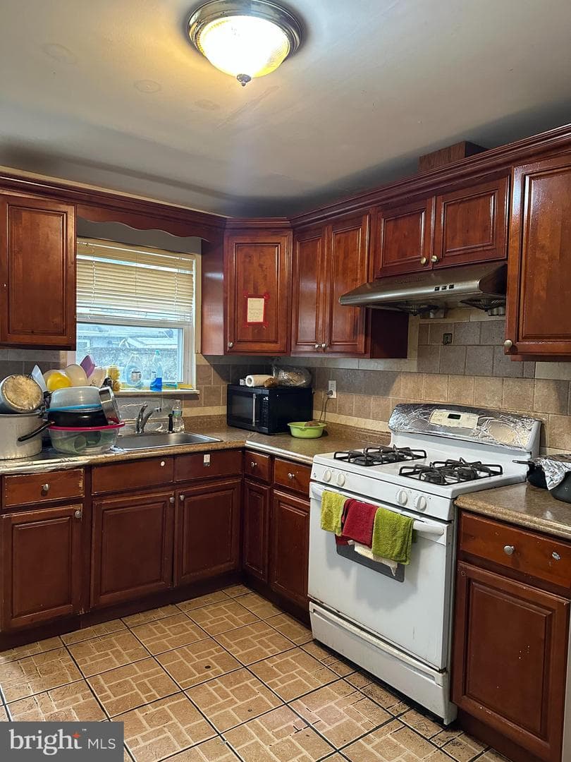 434 Daly Street photo 9