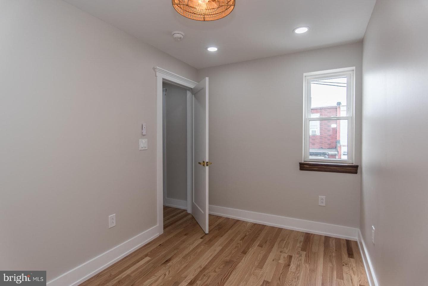 3143 Livingston Street photo 45
