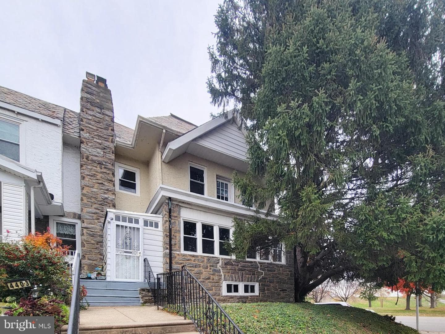 4401 Sherwood Road photo 2