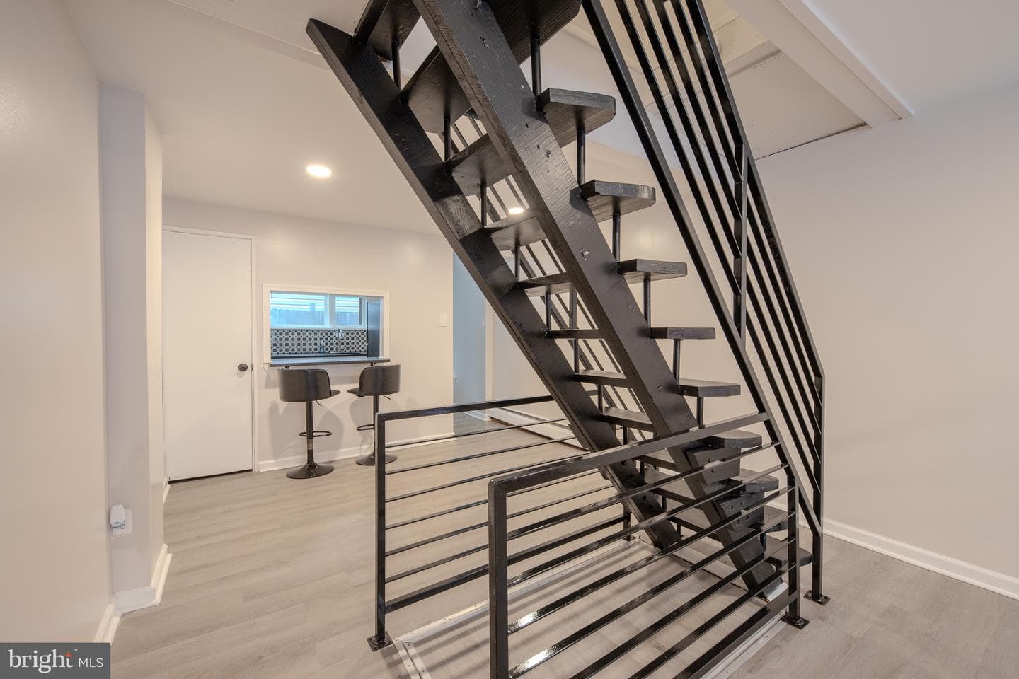 2924 Salmon Street photo 17