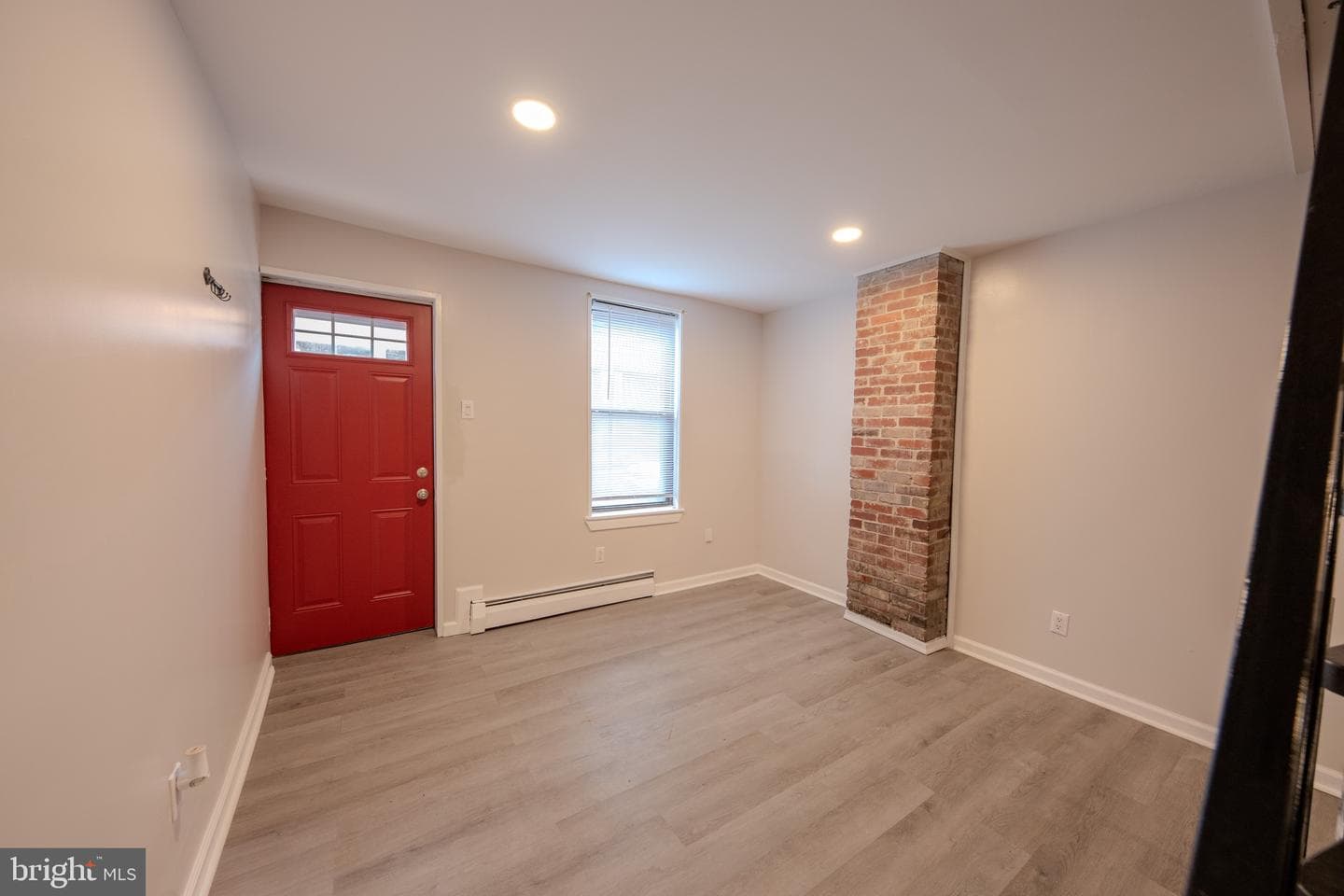 2924 Salmon Street photo 4