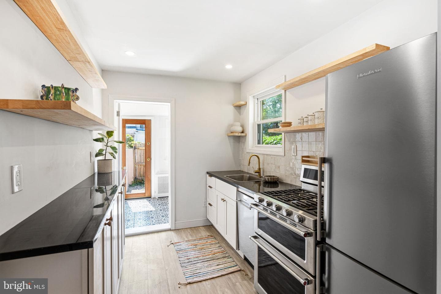 2331 Almond Street photo 6