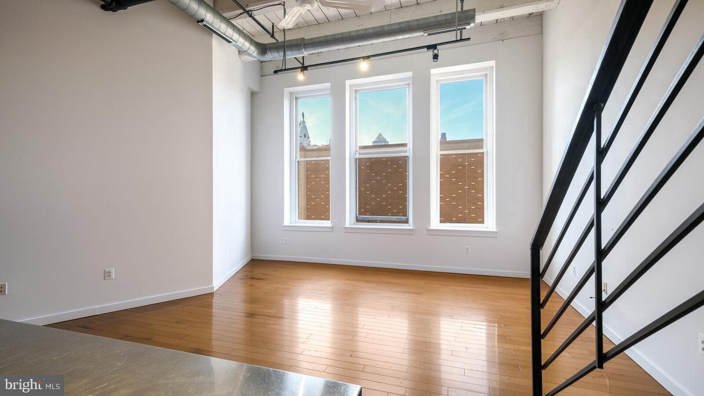 1027 Arch Street #407 photo 12