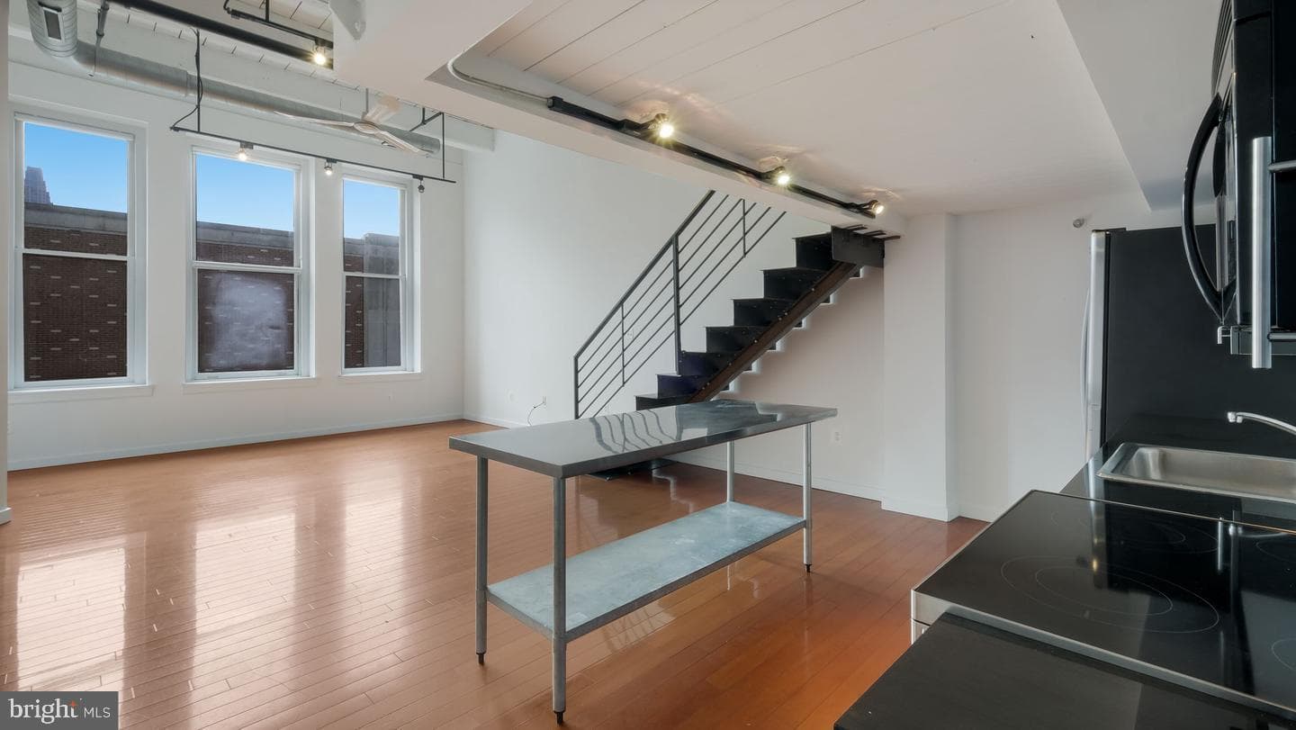 1027 Arch Street #407 photo 13