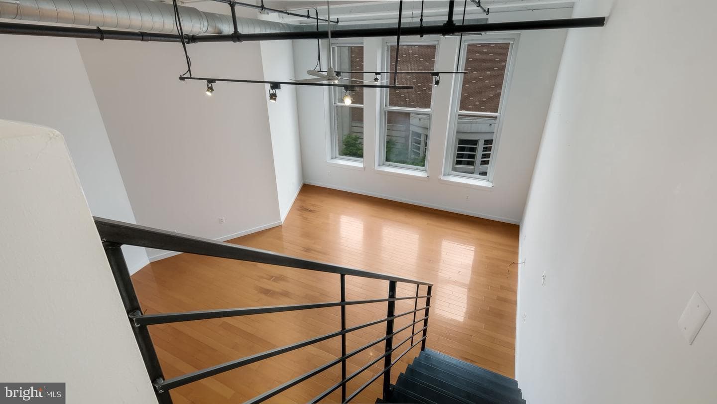 1027 Arch Street #407 photo 14