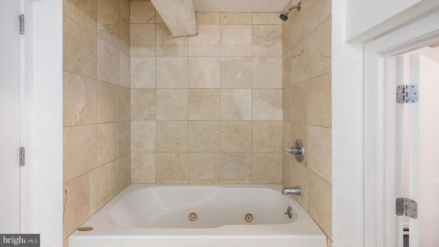 1027 Arch Street #407 photo 17
