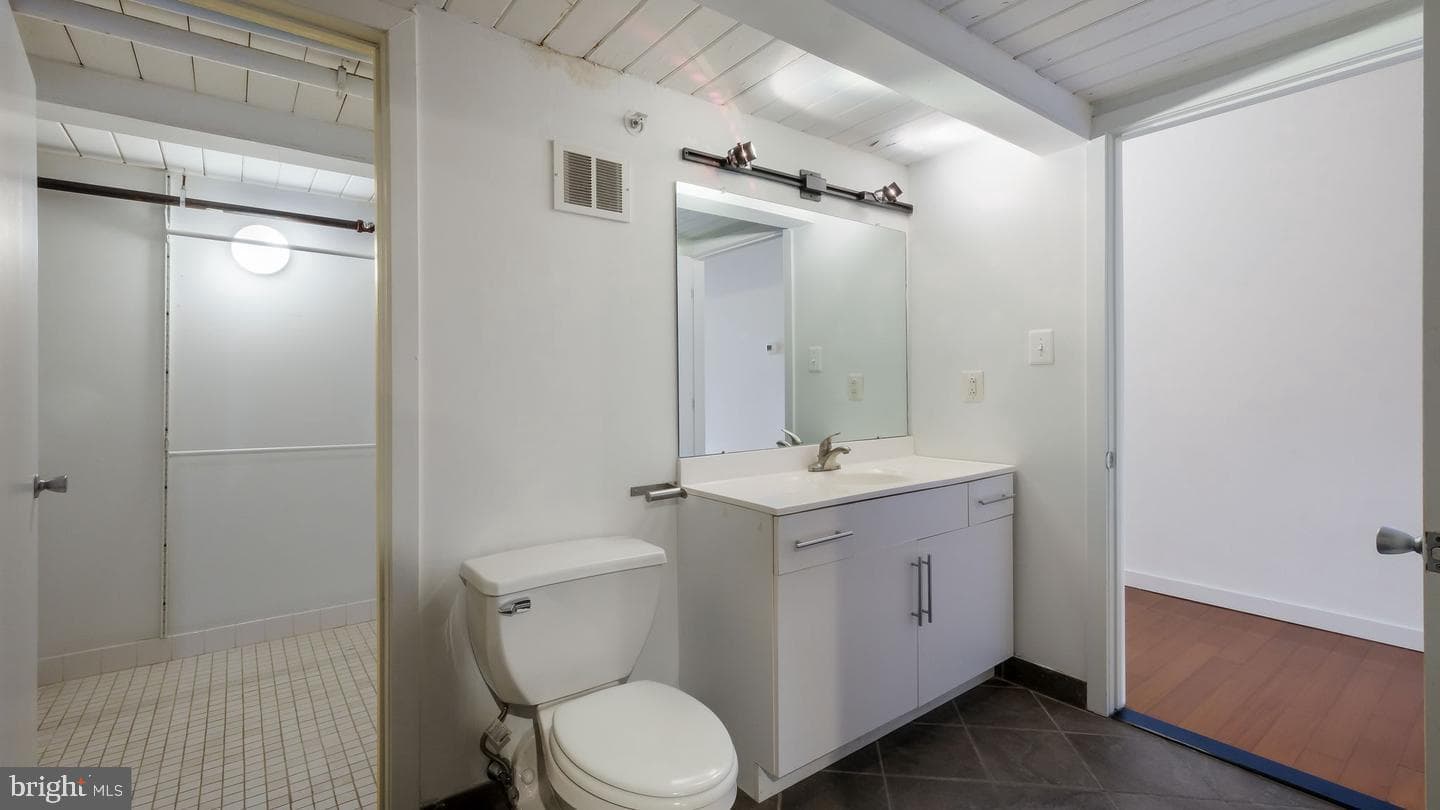 1027 Arch Street #407 photo 27