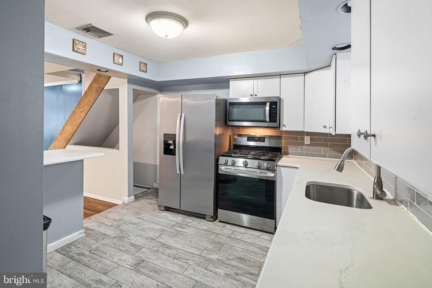 2812 S Franklin Street photo 6