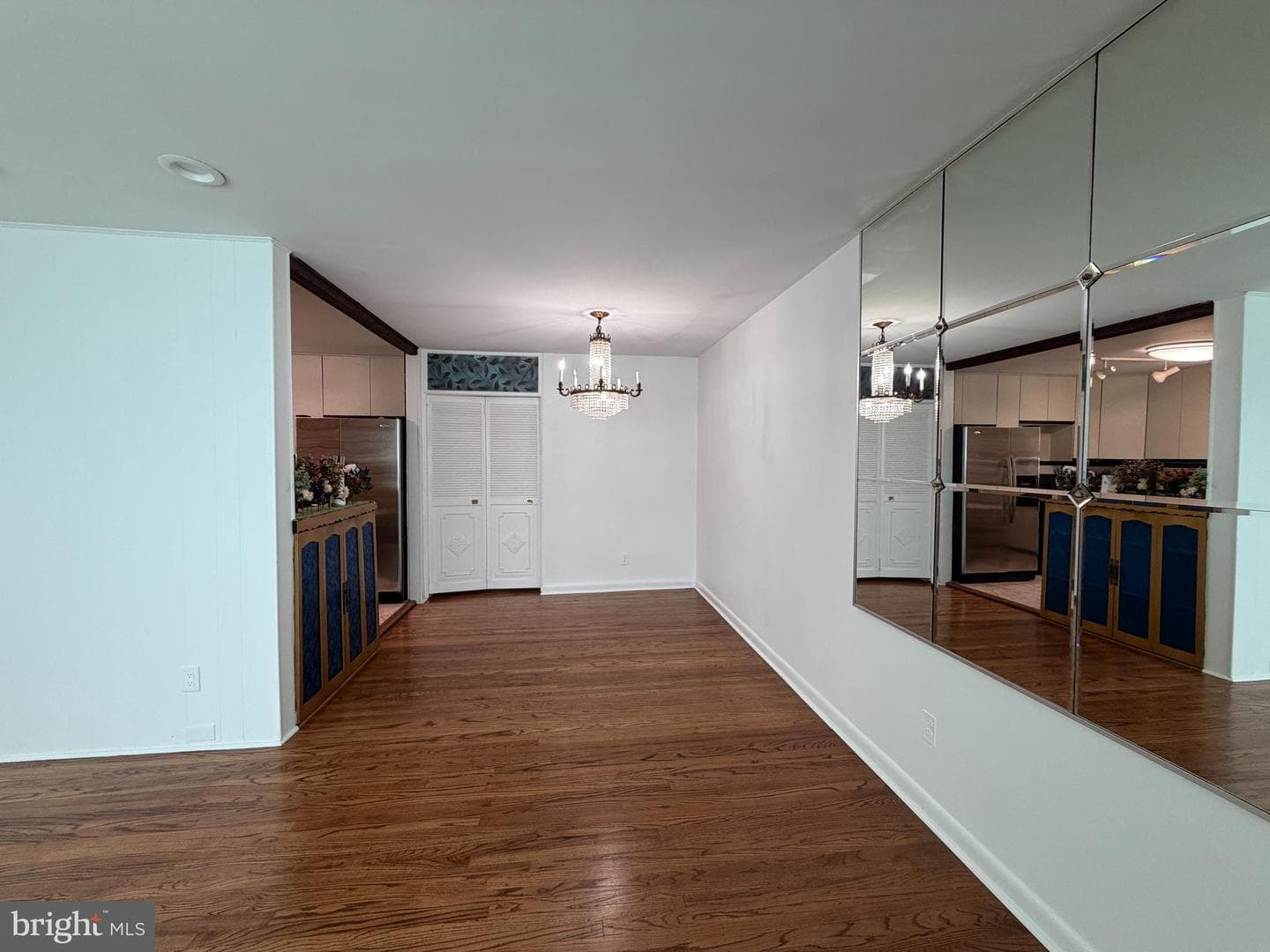 1621 Strahle Street photo 9