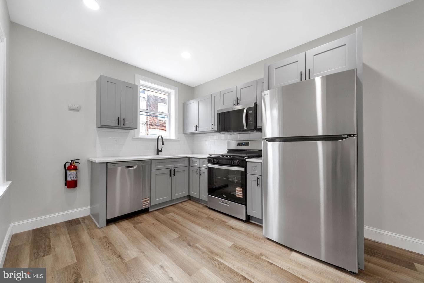 5507 Beaumont Street photo 8