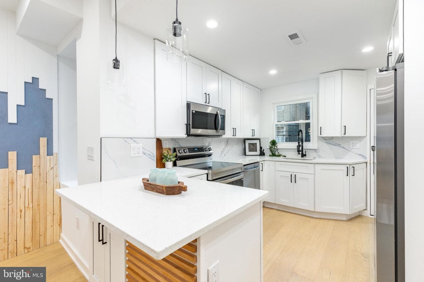 2074 Birch Street photo 13