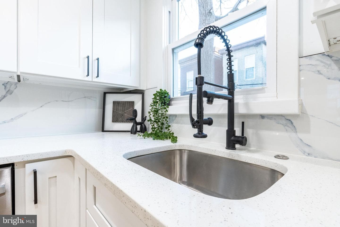 2074 Birch Street photo 15