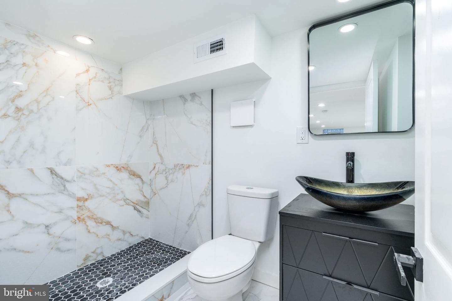 2074 Birch Street photo 29