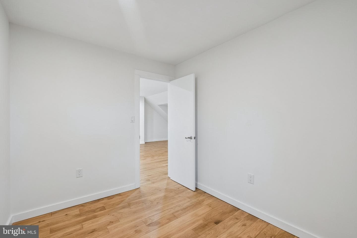 5900 Woodbine Avenue photo 67