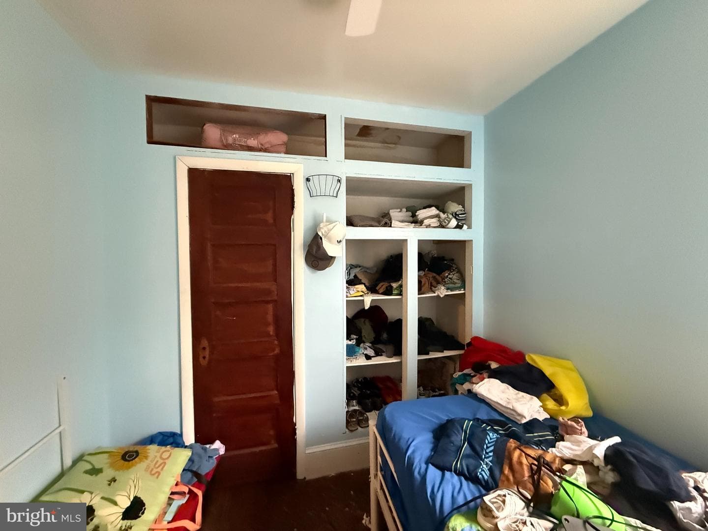 5555 Webster photo 18