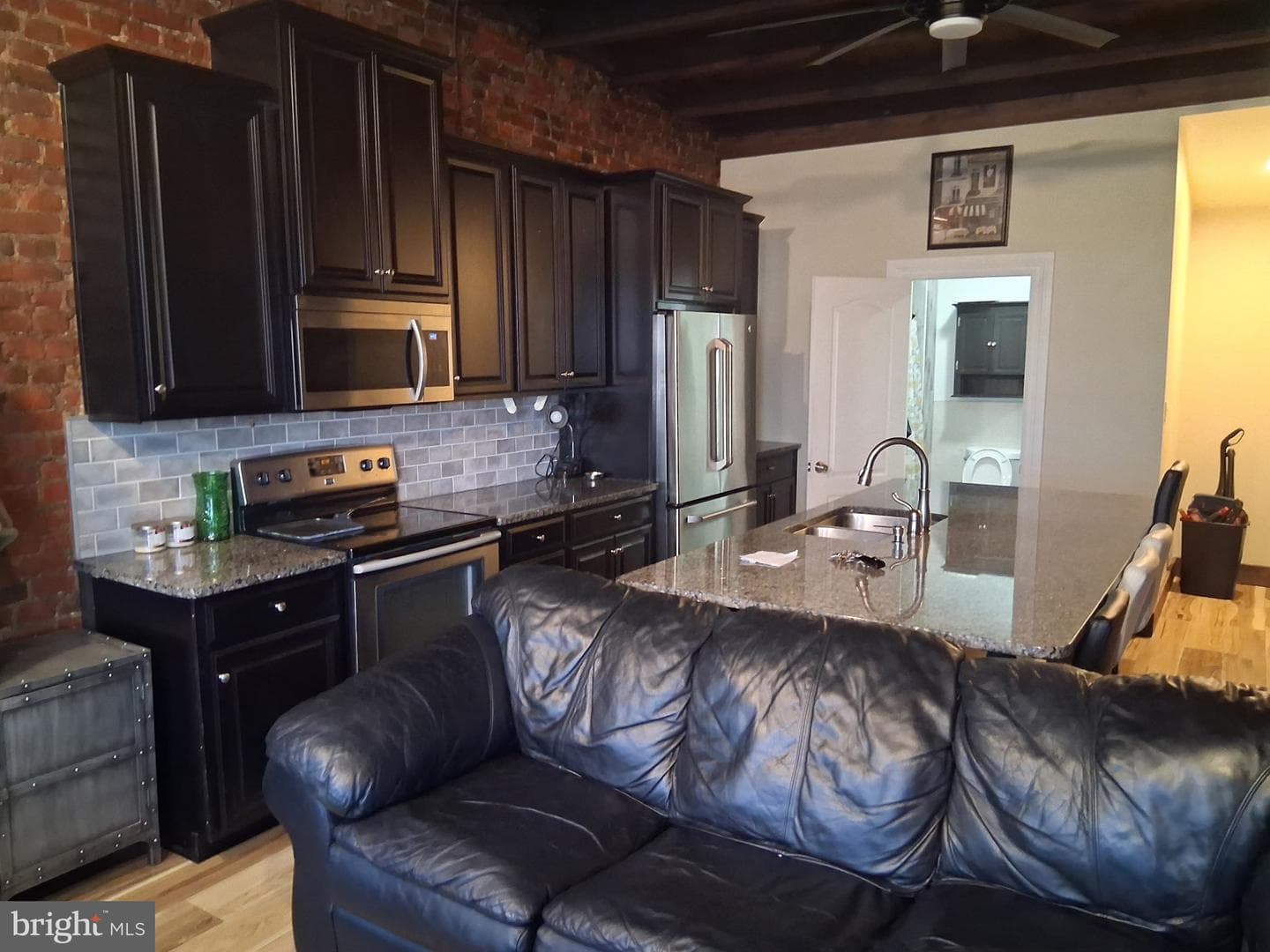 3232 Kensington Avenue photo 10