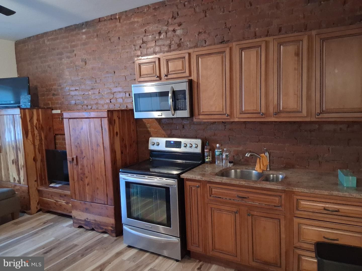 3232 Kensington Avenue photo 15