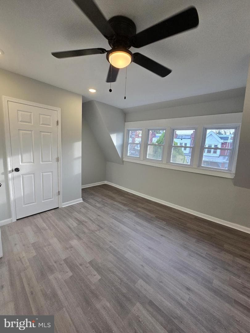 5625 Crowson Street photo 20