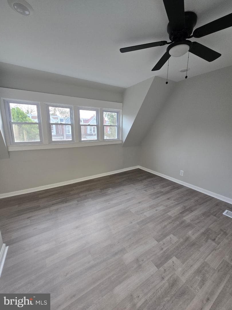 5625 Crowson Street photo 24