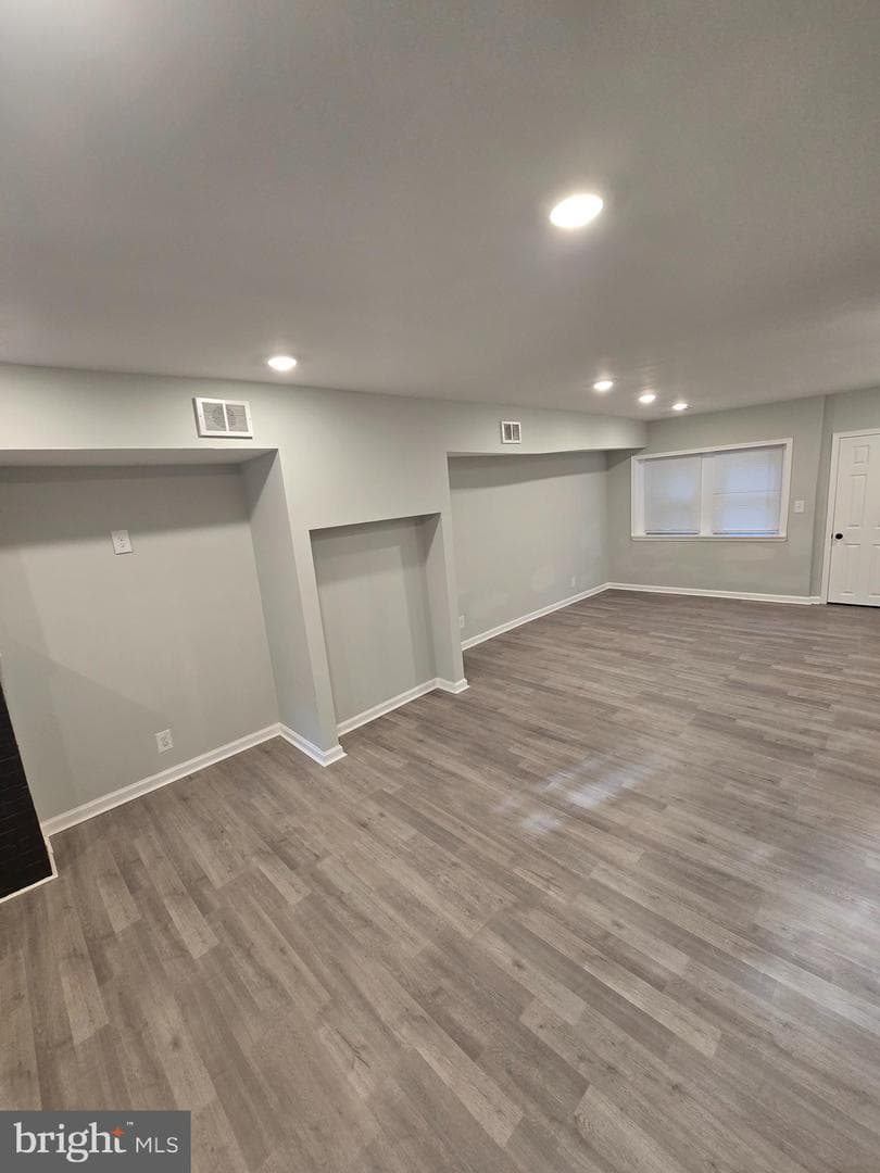 5625 Crowson Street photo 7