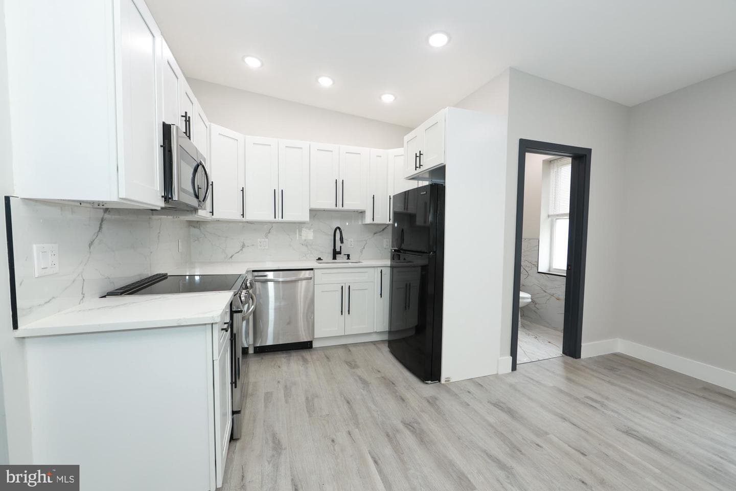 3565 Kensington Avenue photo 3