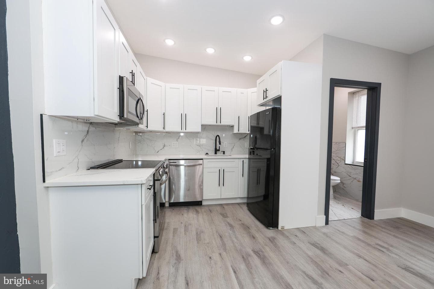 3567 Kensington Avenue photo 8